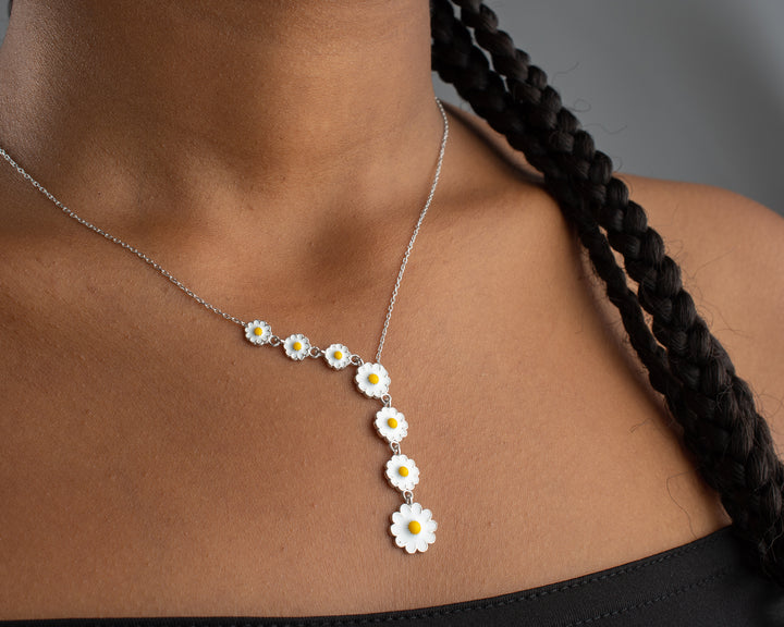 Daisy Line Necklace