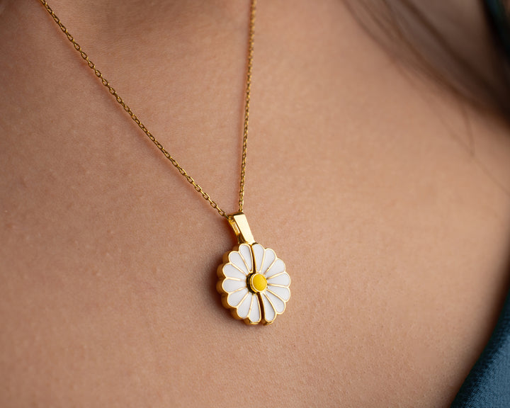 Personalized Daisy Necklace