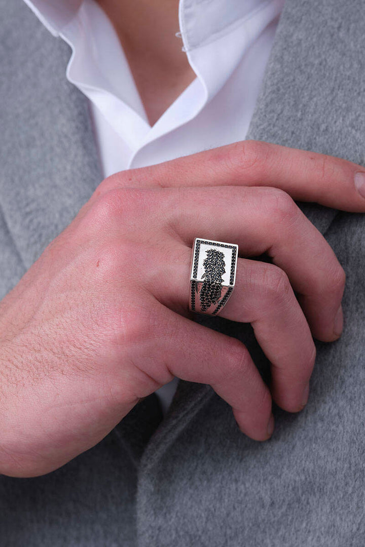 Internal Design Ring | Exclusive